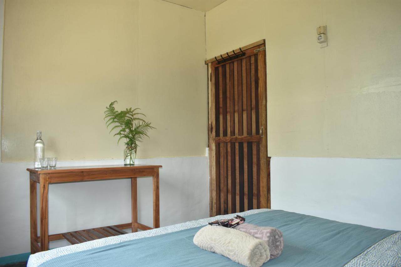 Mama'S Homestay Ruteng Exterior foto